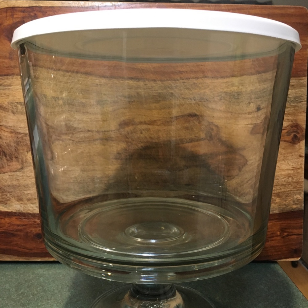 Pampered Chef trifle bowl